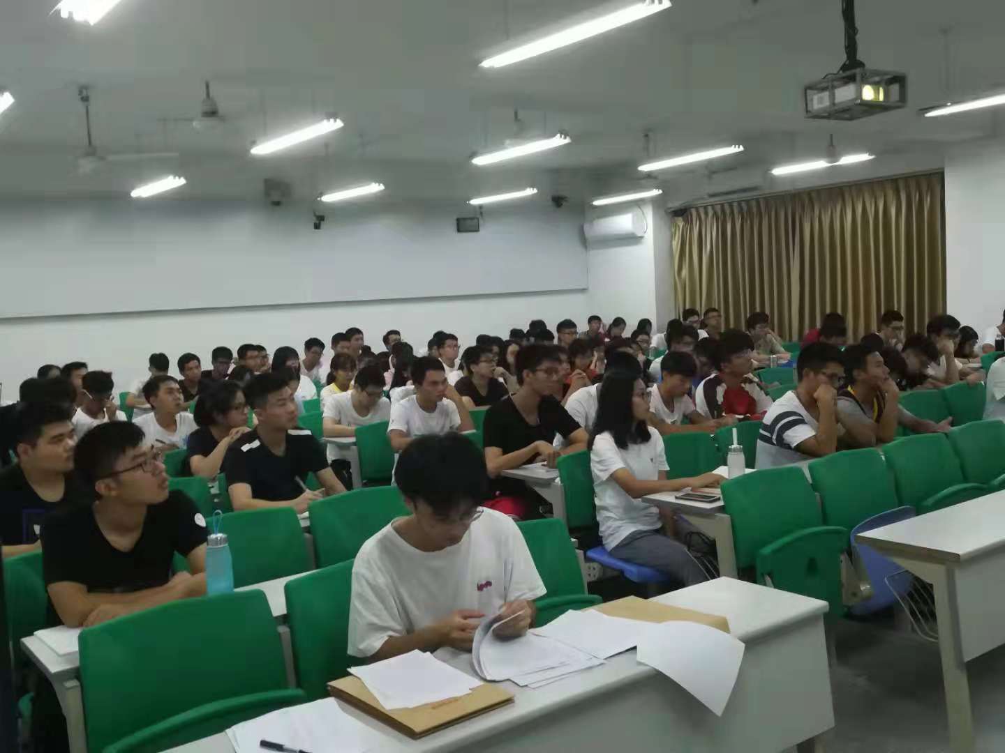 av在线
第五期分党校培训班开班2.jpg