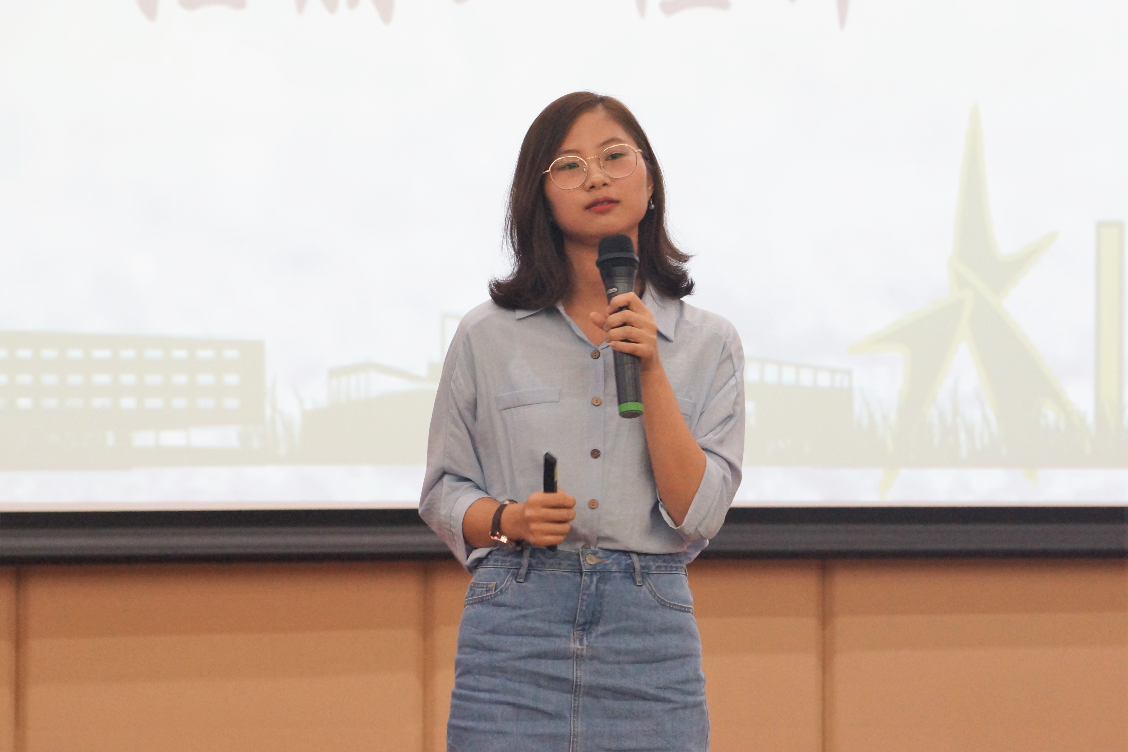 av在线
举办学长-学习经验-生活技巧-分享会4.jpg